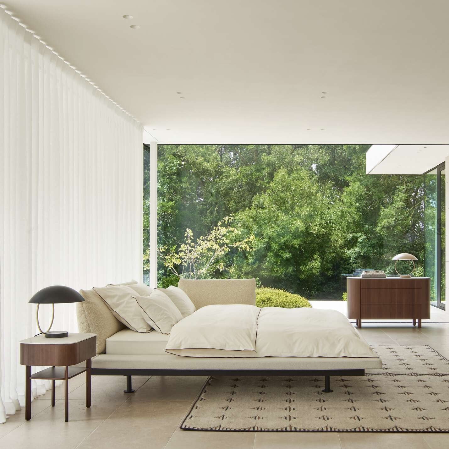Naktinis staliukas LIGNE ROSET, Parabole