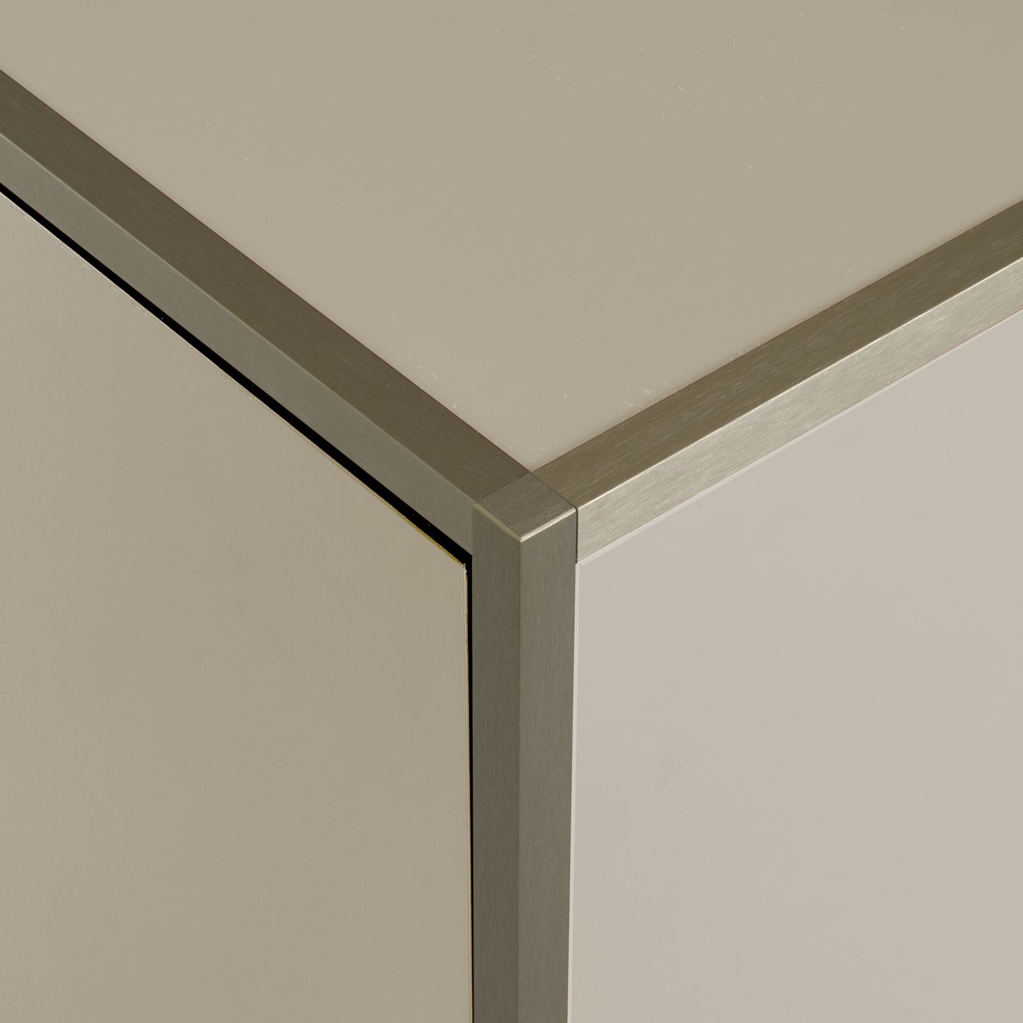 Naktinis staliukas LIGNE ROSET, Dita